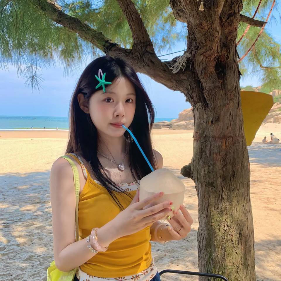 LUMORA 메인 비주얼